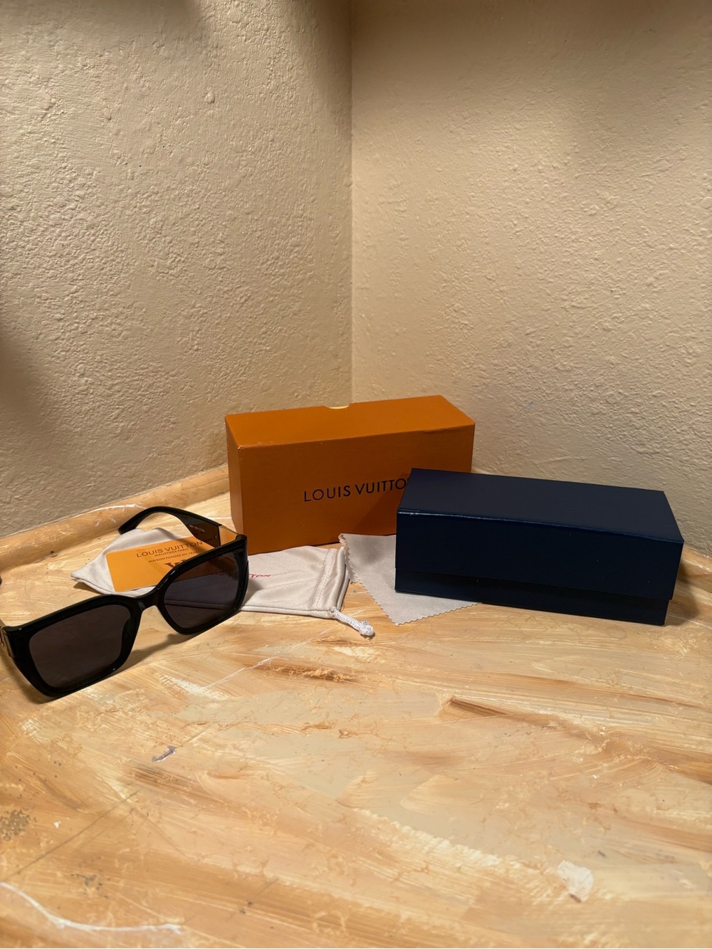 Louis Vuitton Black Women's Oversized Square Sunglasses - Picture 3 of 3